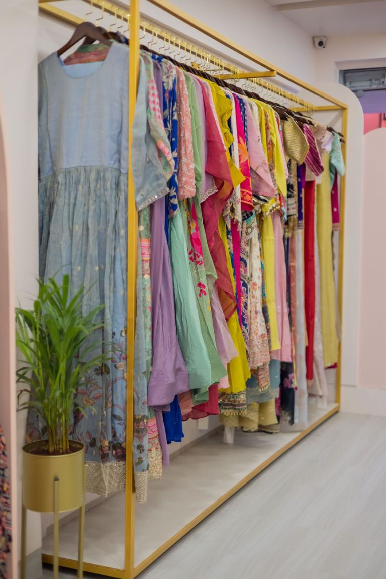 Moda sustentável custa mais caro? Entenda o preço e faça escolhas melhores