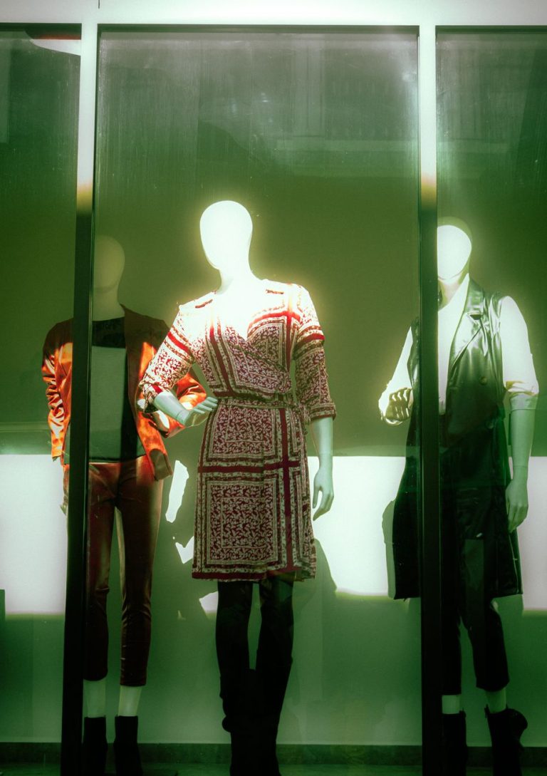 Shein, Temu ou Renner: qual compensa? Comparativo completo para comprar melhor